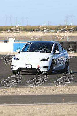 media/Nov-08-2025-Speed Ventures (Sat) [[1c7a6332f5]]/TC B/Session 3 (Turn 1)/